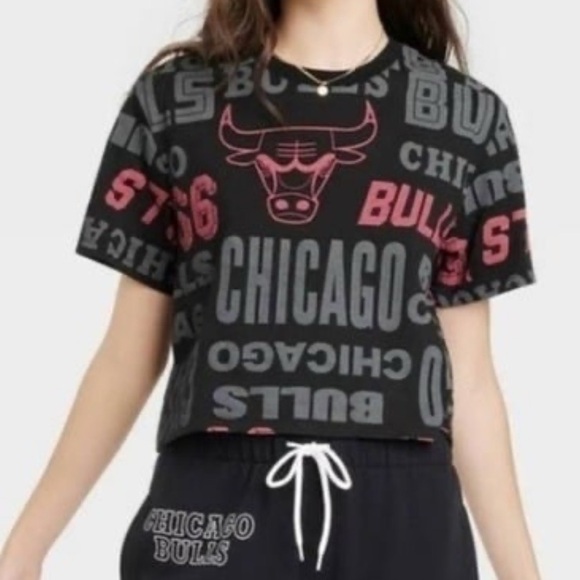 NBA Tops - 🆕 CHICAGO BULLLS NBA TEE (XXL)